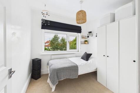 CAM02854G0-PR0432...