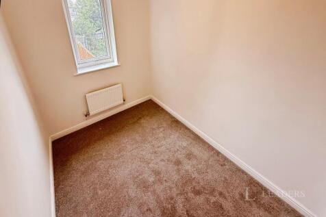 Danby Avenue, Bradford, West Yorkshire, BD4 photo 4