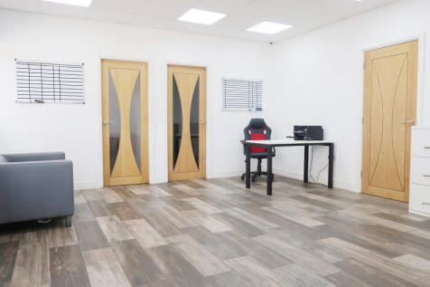 Commercial Property to rent Image 7