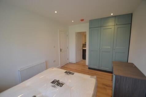 1 bedroom bedsit for rent