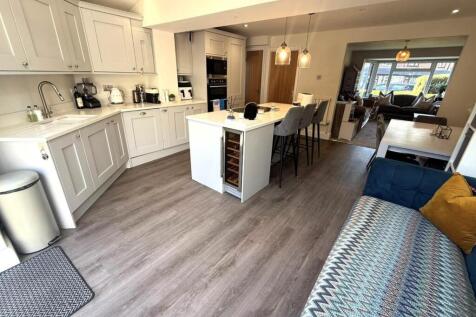 Kitchen..jpeg