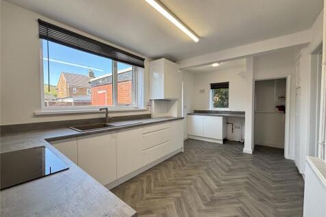 Sycamore Avenue, Newhey, Rochdale, Greater Manchester, OL16 photo 4