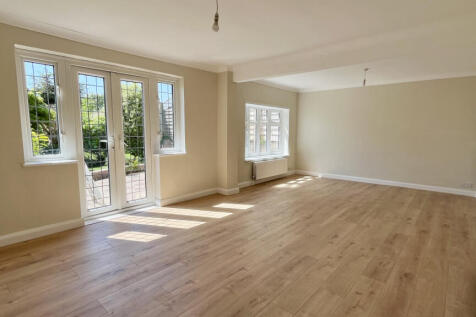 Coniston Road, Barnehurst, Bexleyheath, Kent DA7 6PX photo 3