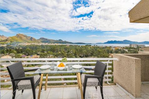 Penthouse in Gotmar with 3 Bedrooms and Sea View