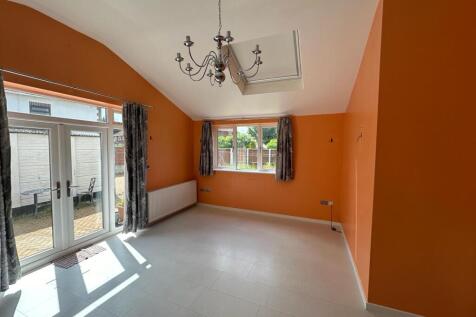 Cherry Tree Walk, Stretford, M32 photo 4