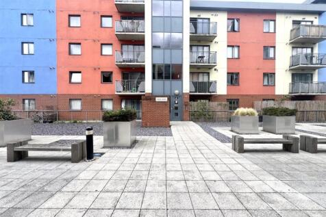 Barking, IG11 - property photo
