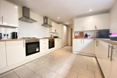 10-bed terraced on Ruthin Gardens, Cathays, £5,250/mo