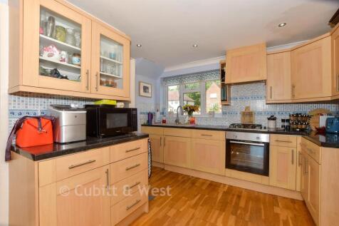 Kitchen/ Dining Room