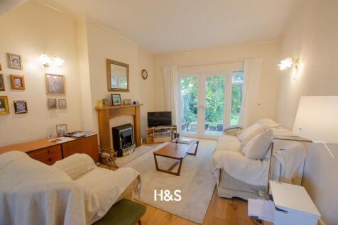113 Burman - Lounge.jpg