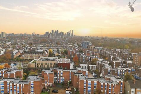 London, E3 - property photo