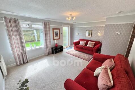 Sempill Avenue, Erskine lounge