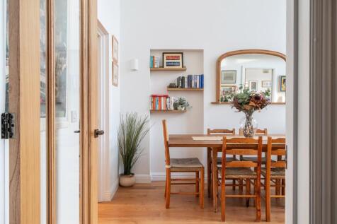 Sitting/Dining Room