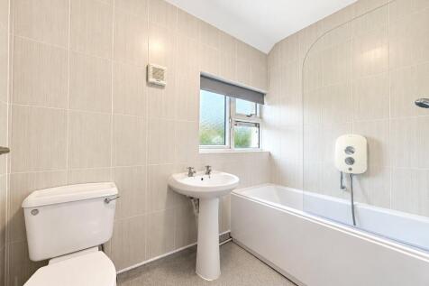 Eastwood Garth, Swarcliffe, Leeds, LS14 photo 4