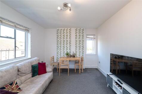 2-bed flat on Oakfield Court, Haslemere Road, Crouch End, London, N8, £2,650/mo
