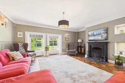 Formal Lounge