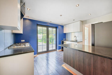 Ridgewood Drive, Harpenden, Hertfordshire, AL5 photo 3