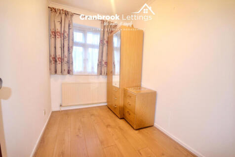 Ashurst Drive, ILFORD, IG6 1EF photo 5