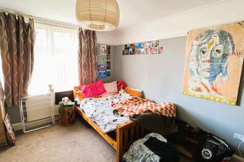 Harlaxton Drive, Nottingham, Nottinghamshire, NG7 photo 5