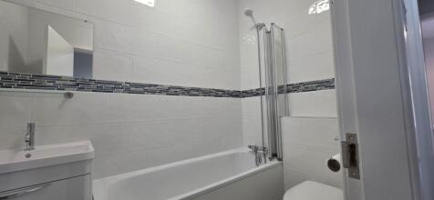 Bathroom suite