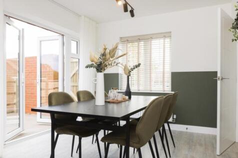 Dandara - The Heathers - Home 32, The Gosford V2