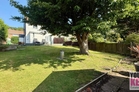 Hythe Estate Agents - Your Key Move. Free property