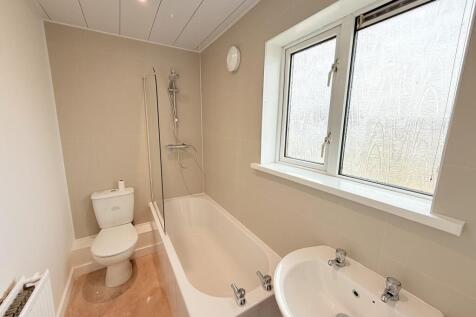 114 Lochside Road, Dumfries, DG2 0LU - Braidwoods 