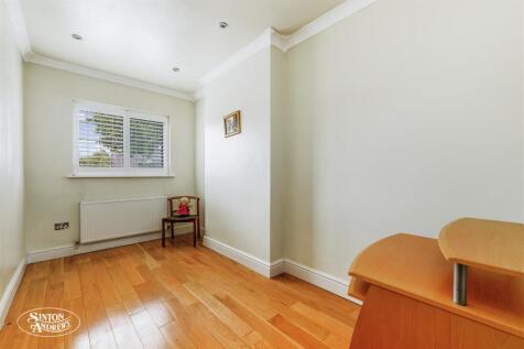 4 Royal Gardens-19.jpg