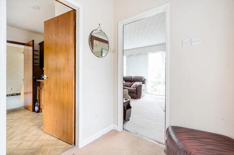 First Floor Landi...