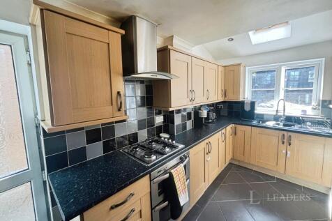 Butely Road, Luton, Bedfordshire, LU4 photo 3