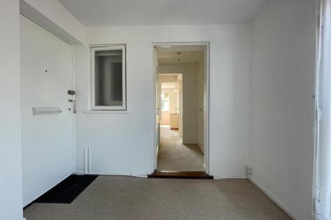 Flat 11 office &amp; hallway.jpeg