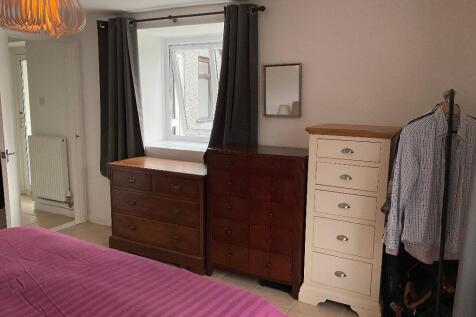 Bed 2, independence for guest, teenager.