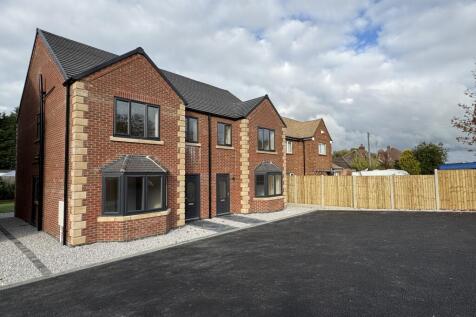 4 bed house for rent in Harlaxton Road, GRANTHAM