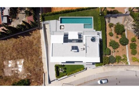 Luxury Villa with 4 Bedrooms and Private Pool close to Maria Luisa Beach