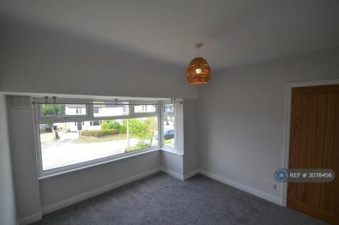 Spacious Double Bedroom With New Carpets