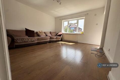 Surrey Avenue, Slough, SL2 photo 3