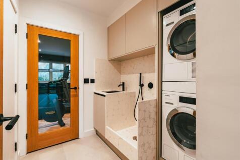 5 bed, 4 bath Detached in Sheffield - Photo 12