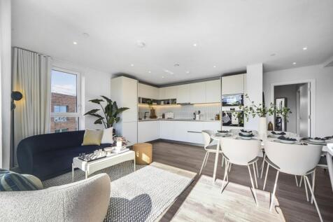 3-bed flat on 161 Evelyn Street Deptford SE8, £2,995/mo