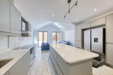 Gassiot Road, London, SW17 photo 3