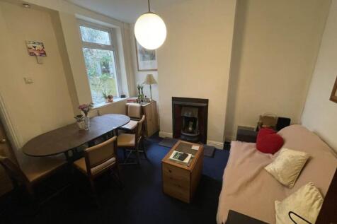 Living room (2)