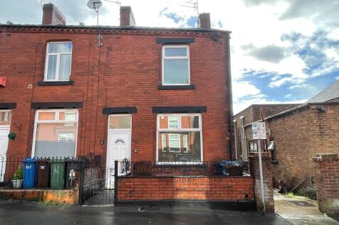 2-bed terraced on Shaw Street, Wigan, WN1 2BS, £925/mo