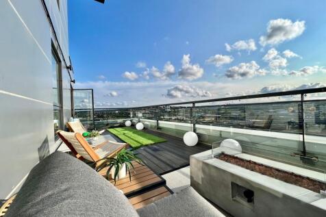 ROOF TERRACE