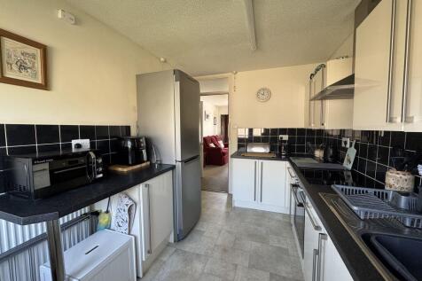 Kitchen b