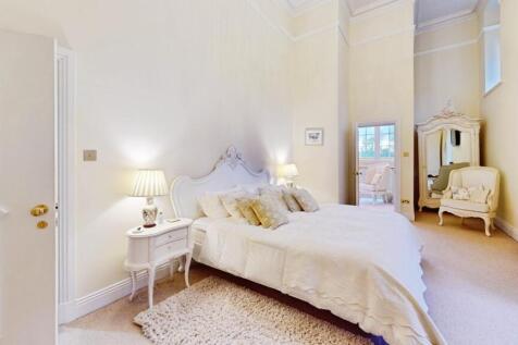 cb465118-The-Library-Bedroom 203.jpg