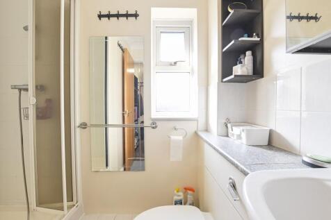 Mitcham, CR4 - property photo