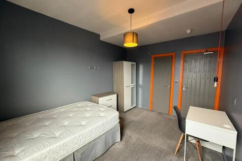 631, Liverpool Road, Manchester, Greater Manchester, M30 photo 5