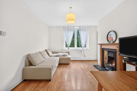 Living Room (2)
