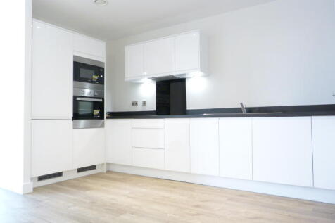 Fully fitted kitchen