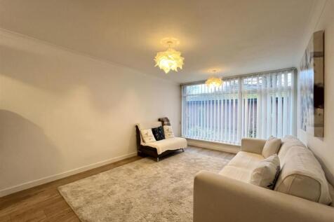 The Avenue, Sale photo 5