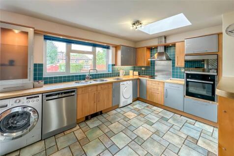 Weybourne Close, Harpenden, Hertfordshire, AL5 photo 3