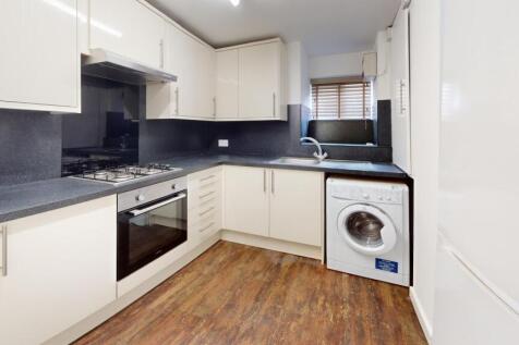 2 bed flat to rent Elmworth Grove, London SE21